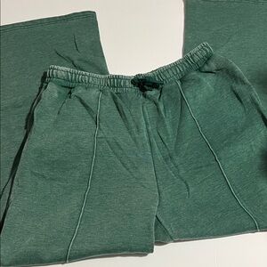 NWT Discount Divas Lived in Pants XL Green
